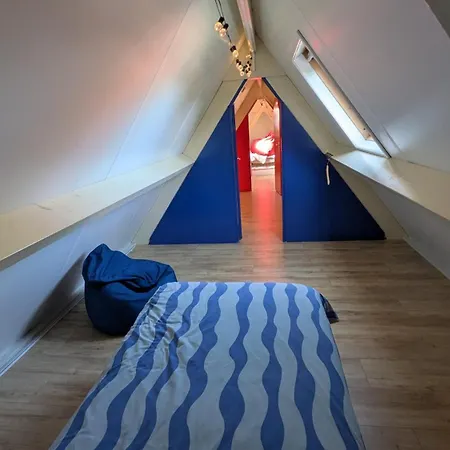 10 Holiday home *